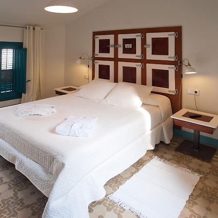Hotel Hostal Chic 산펠리우데기솔스 객실 사진