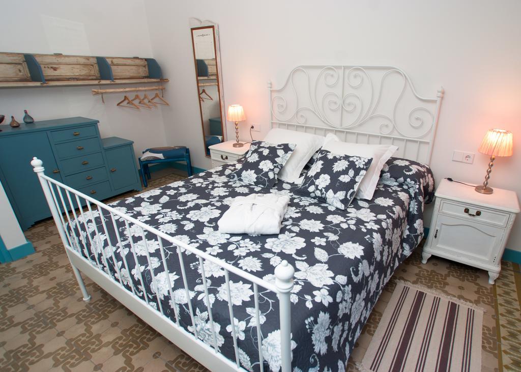 Hotel Hostal Chic 산펠리우데기솔스 객실 사진