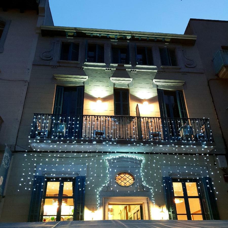 Hotel Hostal Chic 산펠리우데기솔스 외부 사진