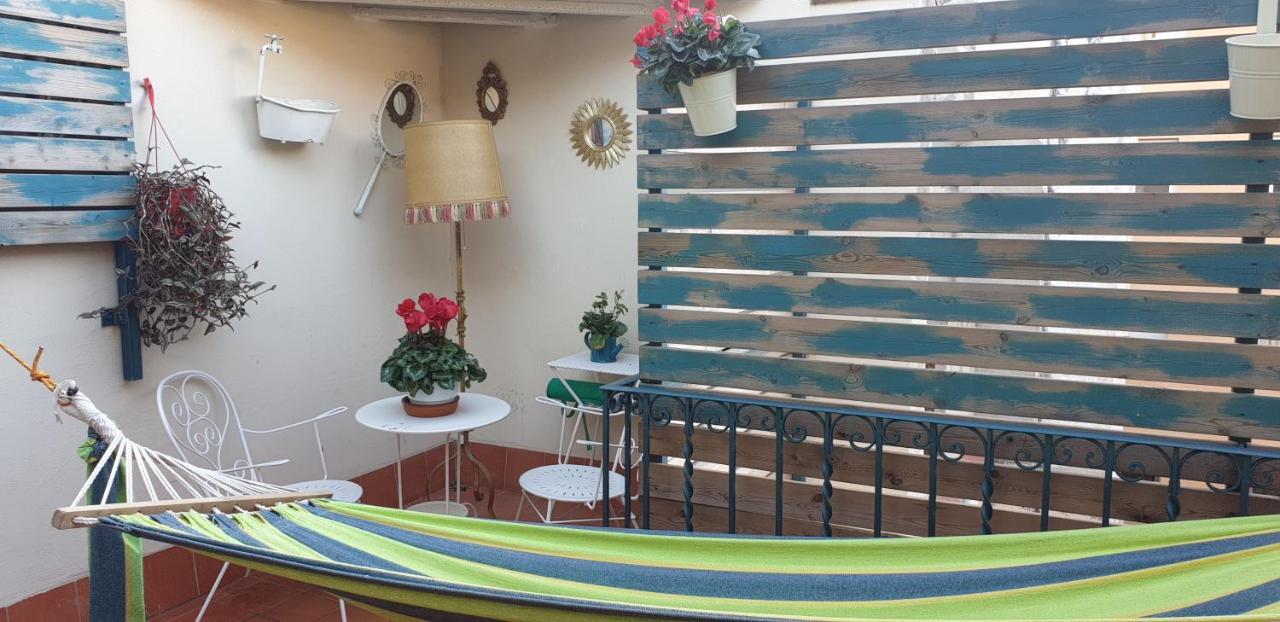 Hotel Hostal Chic 산펠리우데기솔스 외부 사진